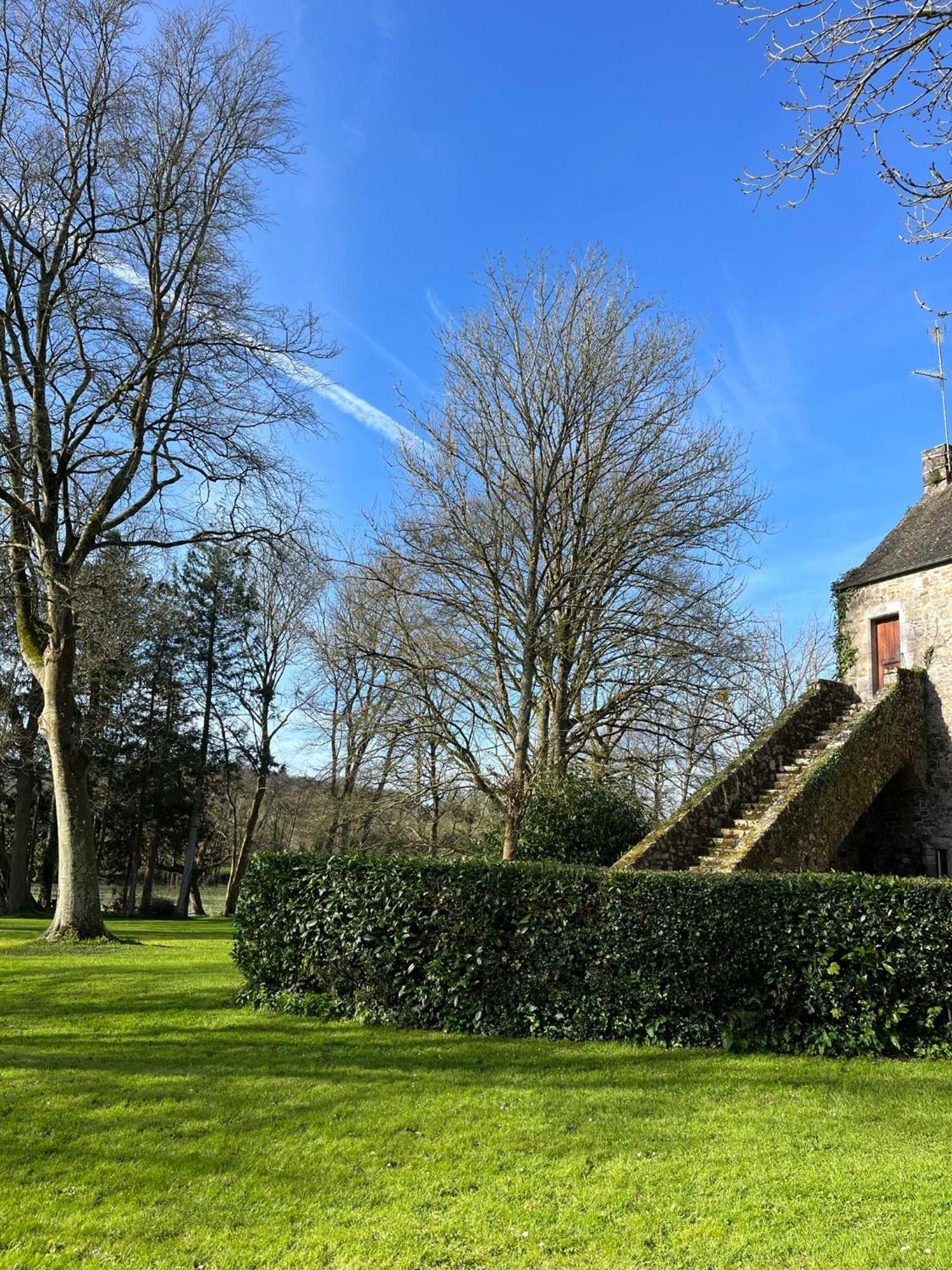 Abbaye De Blanchelande Bed & Breakfast Neufmesnil ภายนอก รูปภาพ