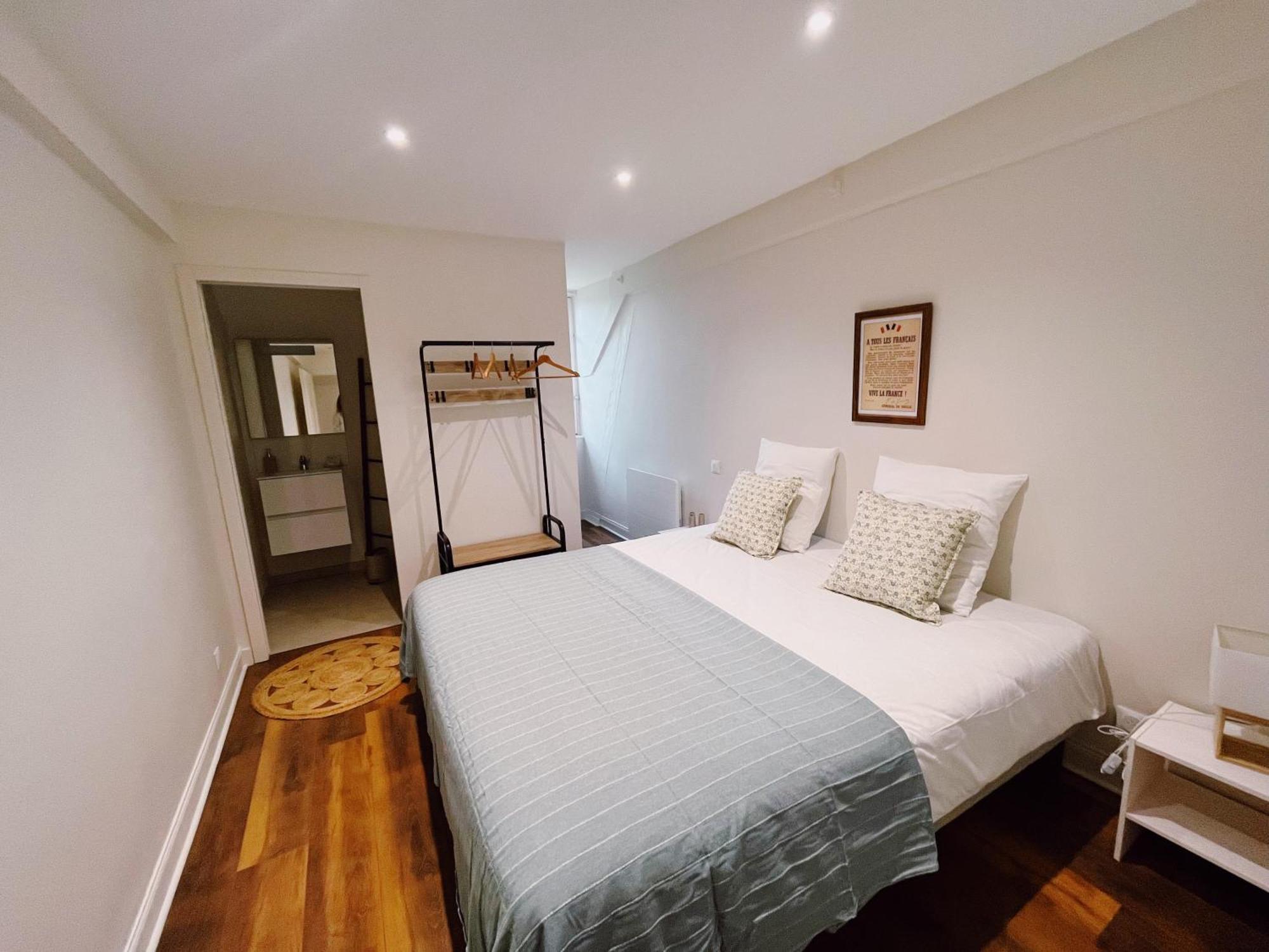 Abbaye De Blanchelande Bed & Breakfast Neufmesnil ภายนอก รูปภาพ