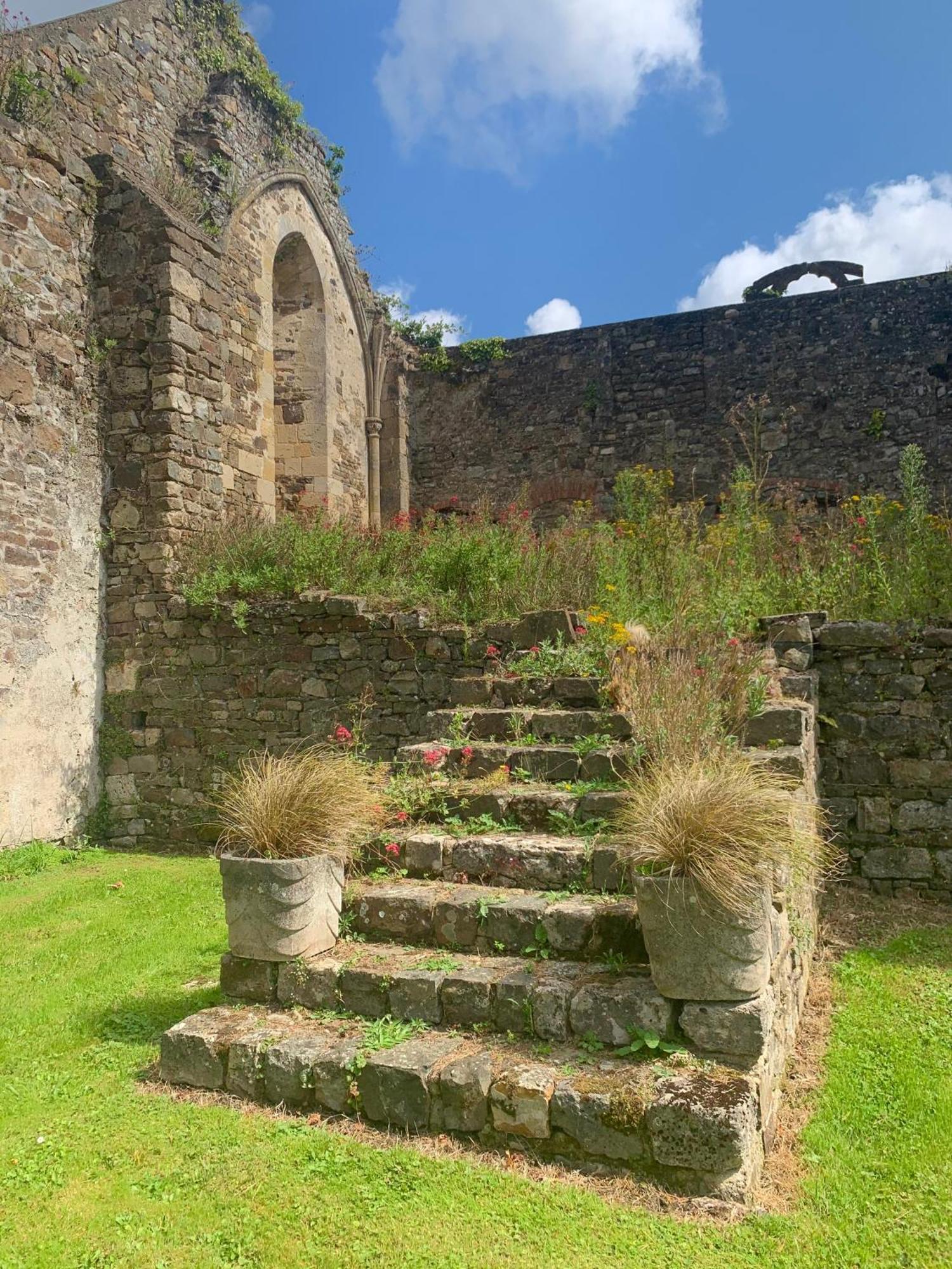 Abbaye De Blanchelande Bed & Breakfast Neufmesnil ภายนอก รูปภาพ